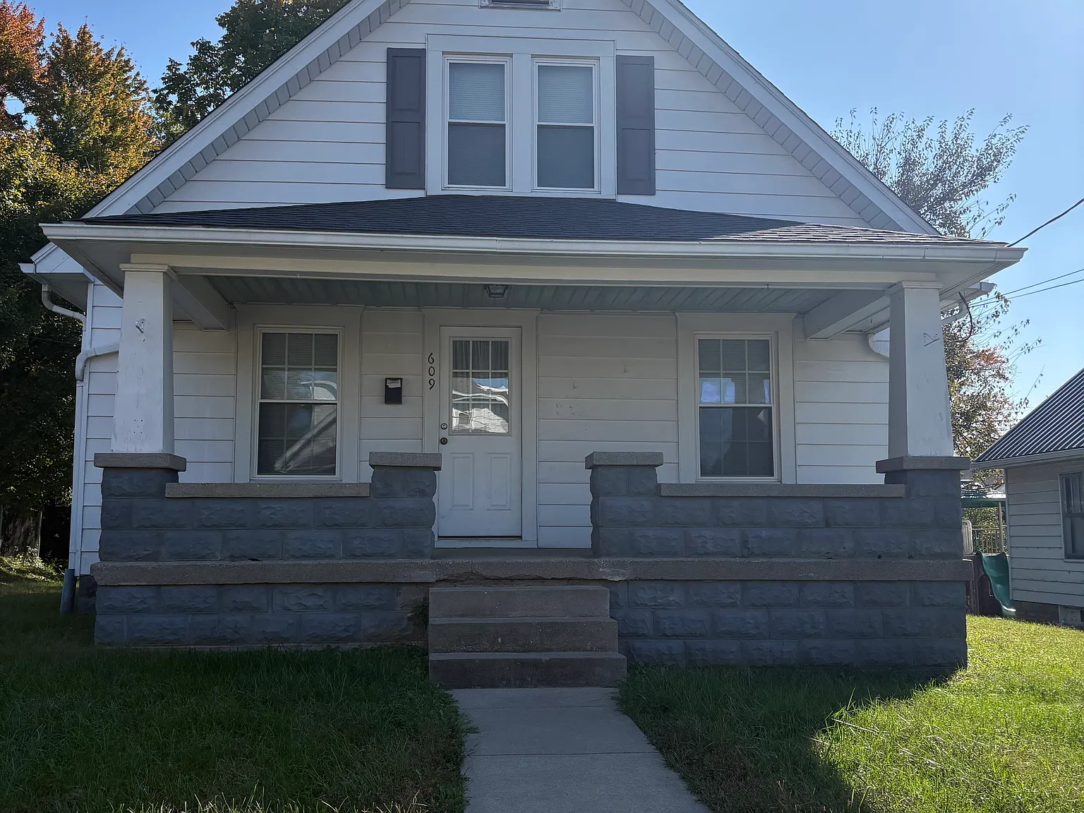 3 bed, 1872 sqft, $1,400 — Photo 1