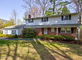 31 Garrison Ln, Ballston Lake, NY 12019