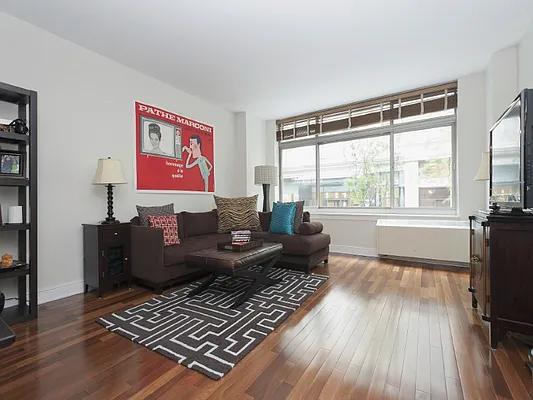 Rented by Sotheby's International Realty | media 11