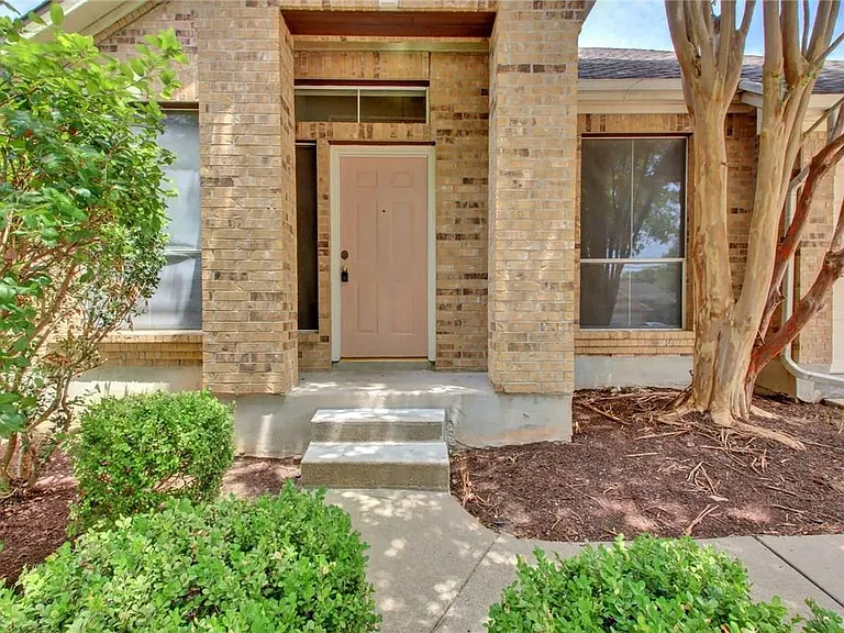 3614 Birdhouse Dr — Photo 2