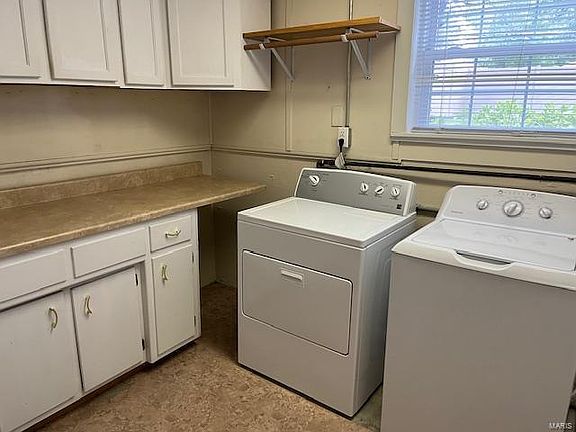 3rd image of 55 Villa Dr
