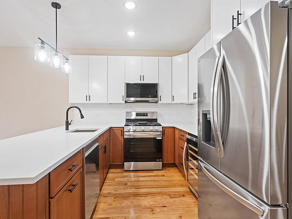 5th image of 277 Pearsall Ave #1A