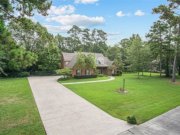 2nd image of 302 Lake Shore Dr