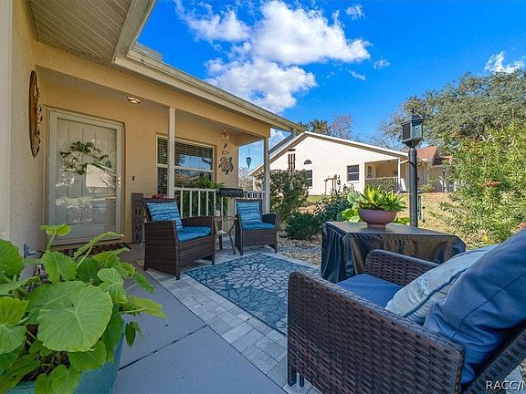 4th image of 3525 N Woodgate Dr