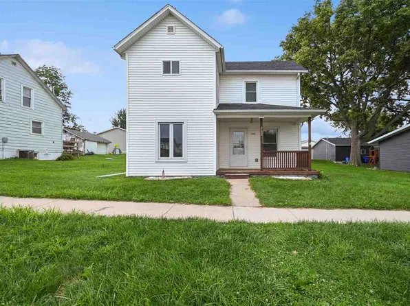112 E Tuttle St, Norway, IA 52318