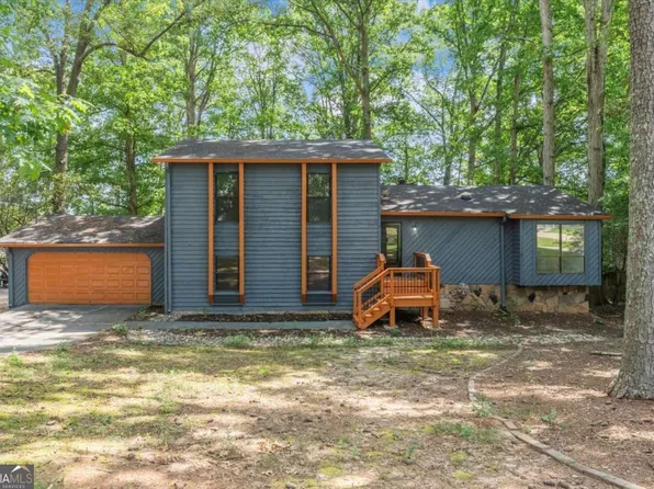 296 Grist Mill Ln, Lawrenceville, GA 30046