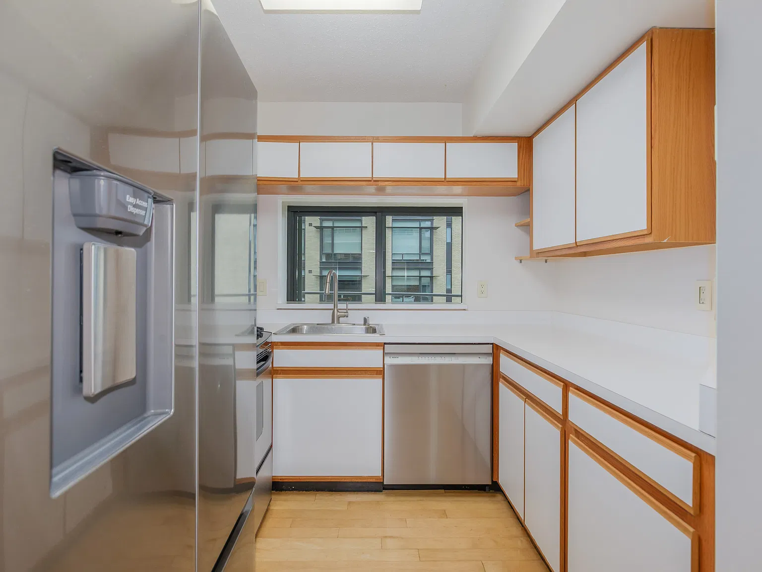 2 bed, 999 sqft, $3,999 — Photo 4