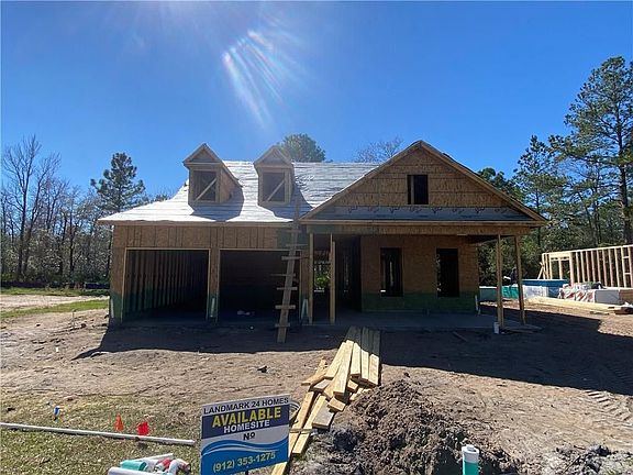 3rd image of 135 Madeira Dr