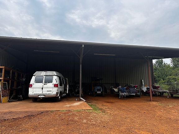 4th image of 1070 County Road 1135