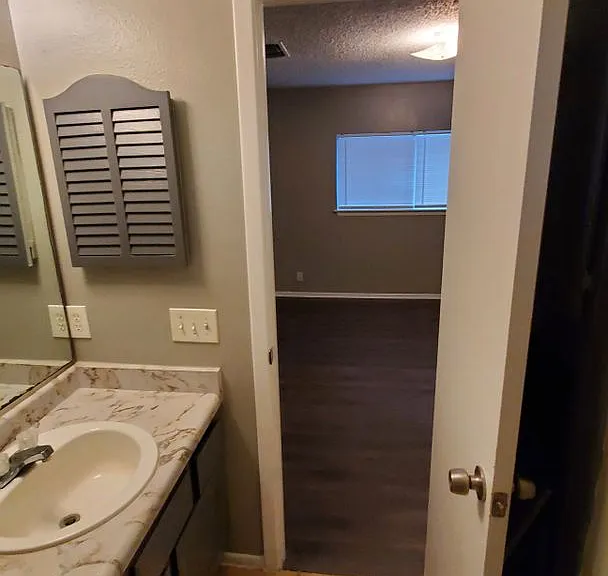 4704 Oakfield Way — Photo 28