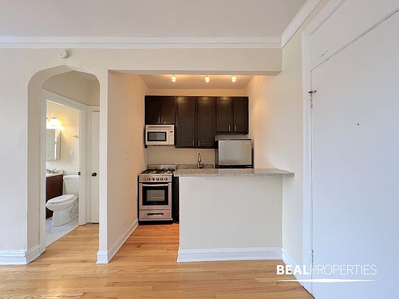 3rd image of 4614 N Paulina St APT 309