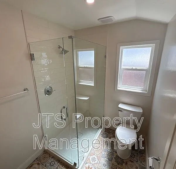 501 J St — Photo 17