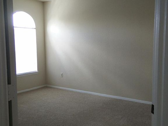 5th image of 102 Vista Verdi 324 Cir