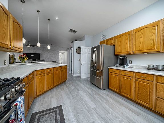5th image of 4175 Applewood Ct