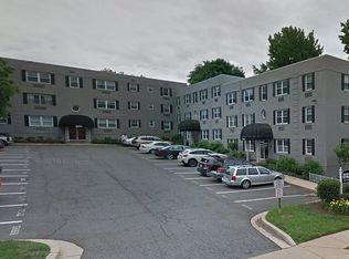 2059 N Woodstock St APT 305, Arlington, VA 22207