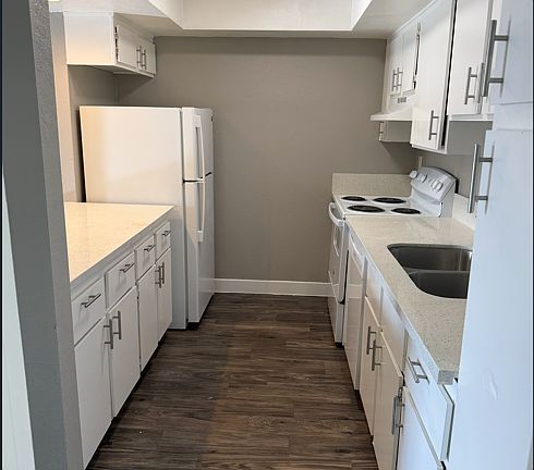 4th image of 6-6441 Casada Way