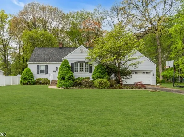 63 Cathedral Ave, Florham Park Boro, NJ 07932