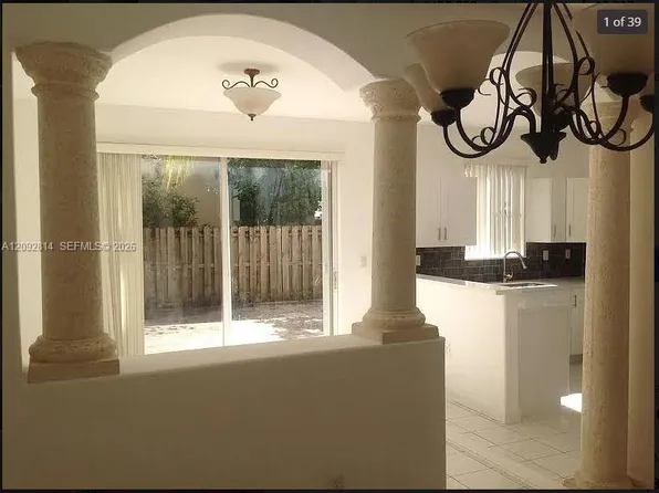 6980 NW 177th St #L101, Hialeah, FL 33015