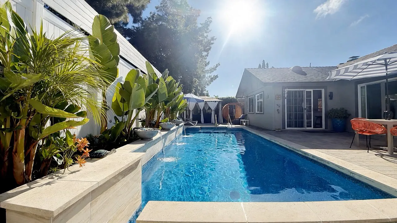 4 bed, 1500 sqft, $8,000 — Photo 1