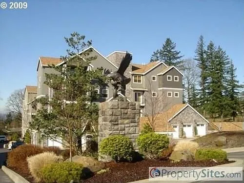 11643 SE Wingspan Way photo 1