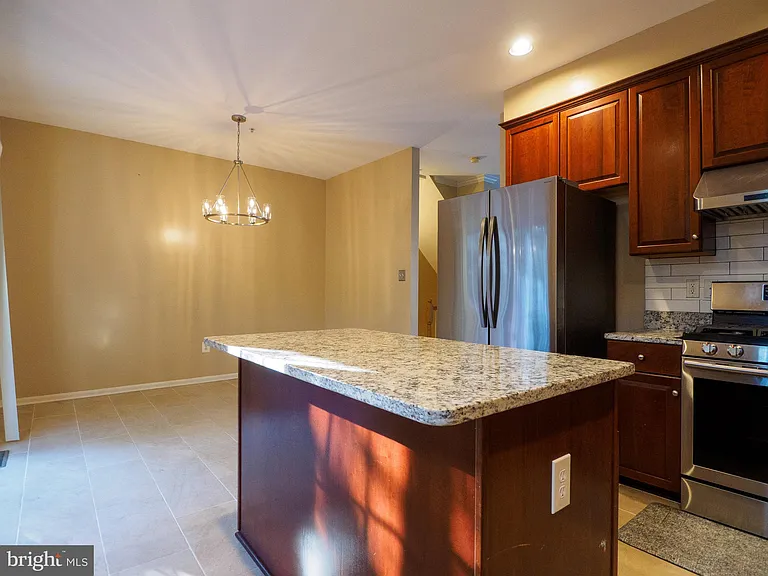 18017 Calabar Dr — Photo 8
