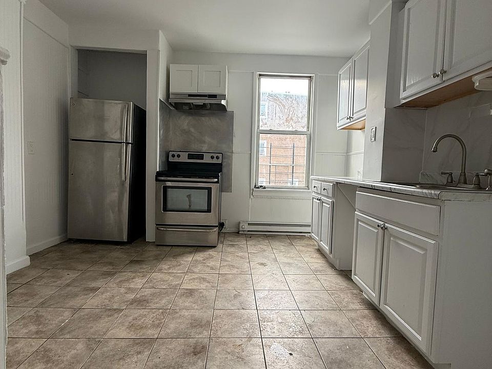 1st image of 15 Cedar St Floor 2