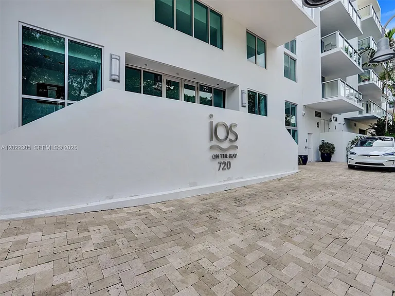 720 NE 62nd St #501 — Photo 38