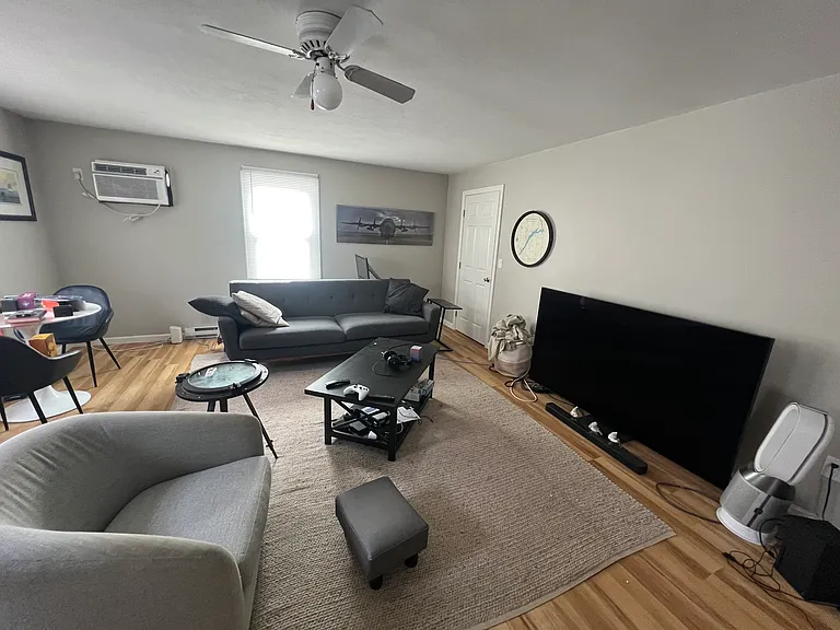2 Lincoln Ave #3 — Photo 2