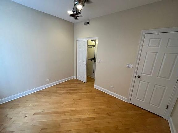 4th image of 906 W Winona St #2SS