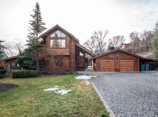 1217 Red Apple Rd, Wenatchee, WA 98801