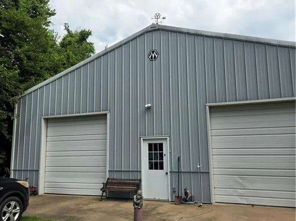 39041 Railroad Ave, Osawatomie, KS 66064