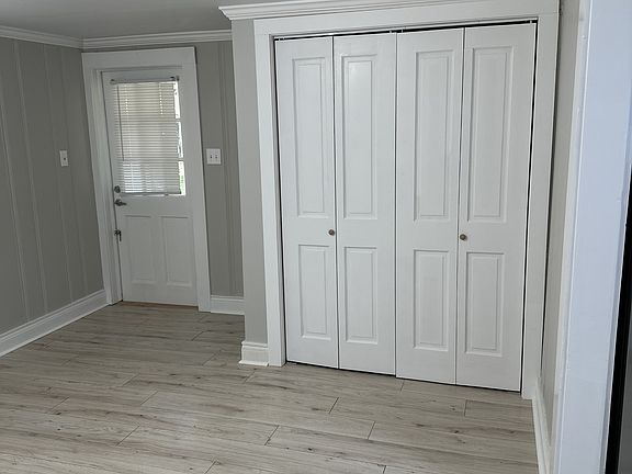 3rd image of 311 Oak St