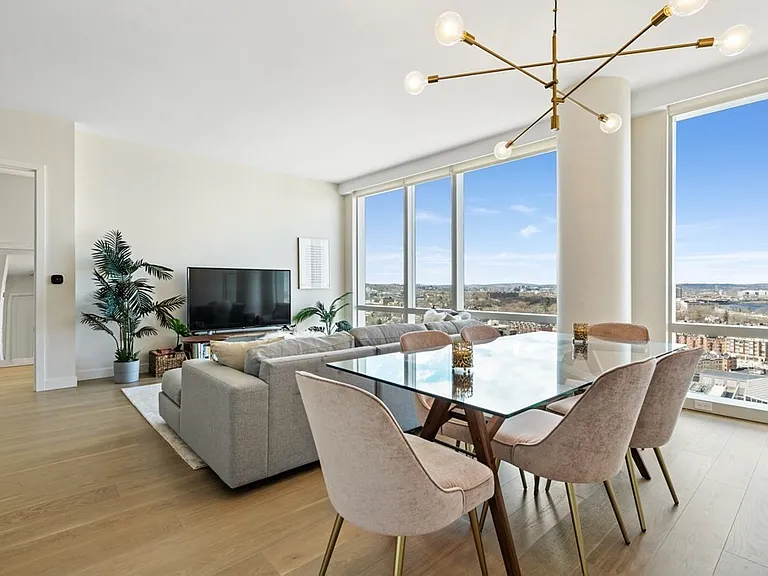 188 Brookline Ave #20E — Photo 1