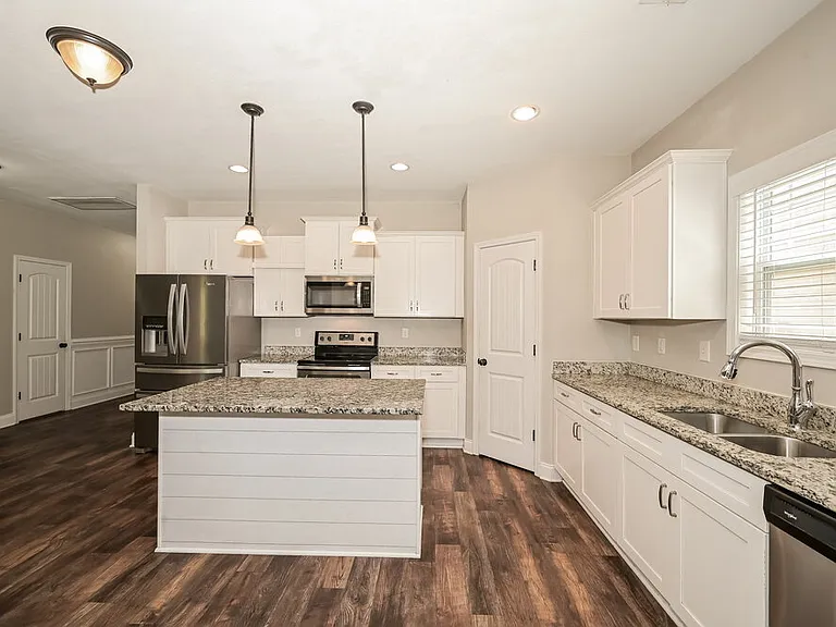 1217 Catawba Way — Photo 7