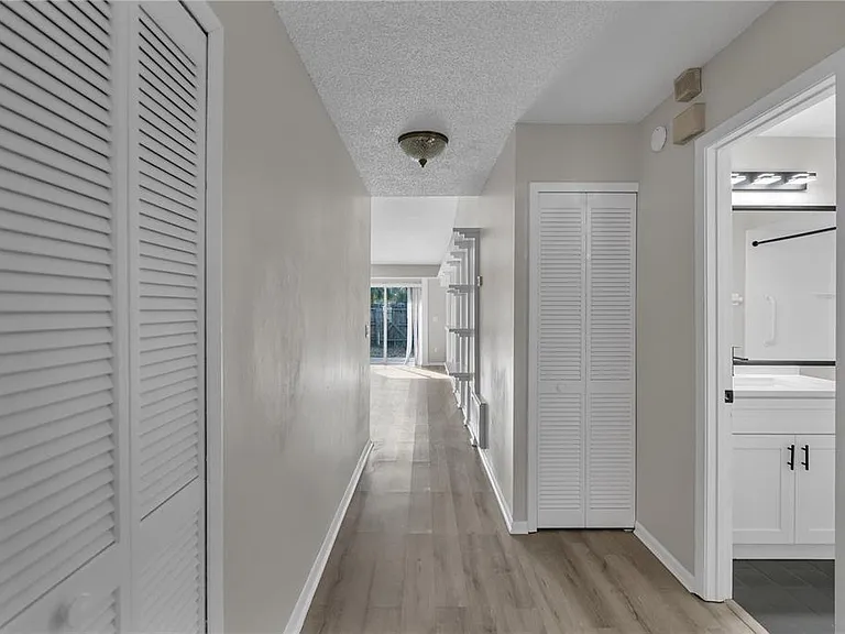 8313 Citrus Chase Dr — Photo 13