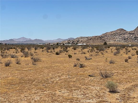 2nd image of 5 Del Oro Rd