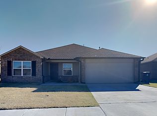 10704 SW 23rd Ter, Yukon, OK 73099