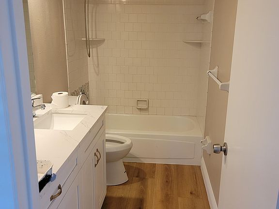 2nd image of 2928 Forest Ln