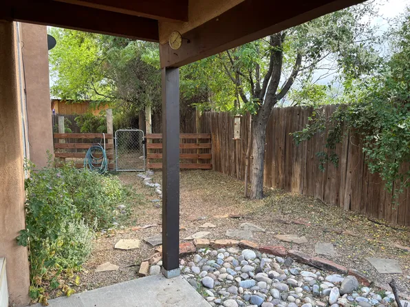 2337 Camino Rancho Siringo, Santa Fe, NM 87505