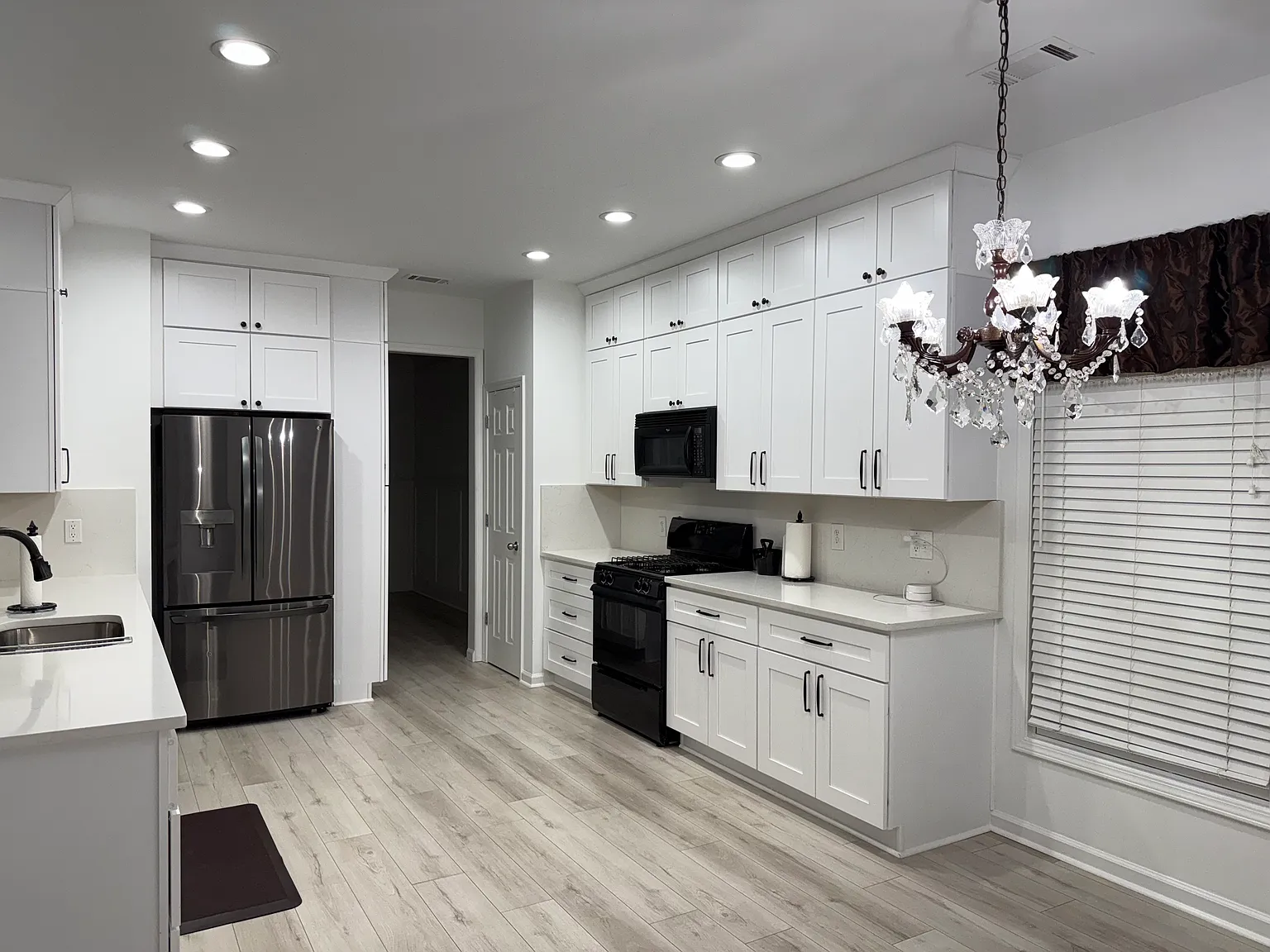 4 bed, 2.5 bath, 2156 sqft, $3,300 — Photo 4