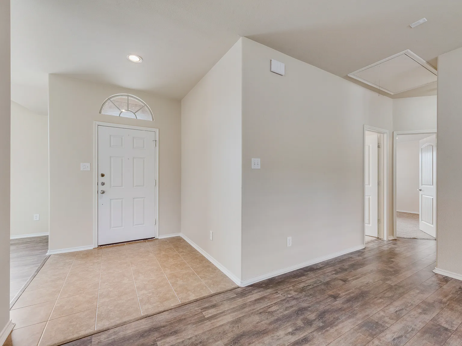 4 bed, 1868 sqft, $2,550 — Photo 4