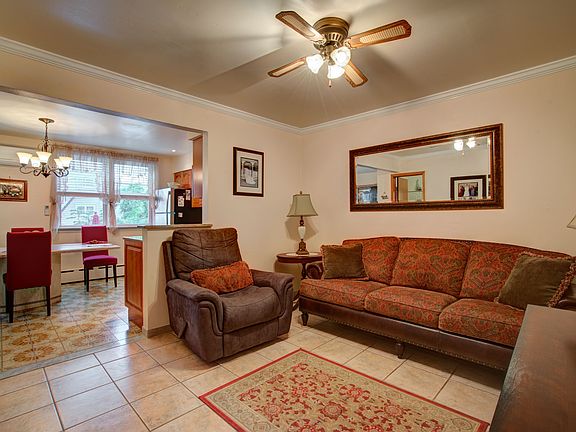 1st Floor Living Room