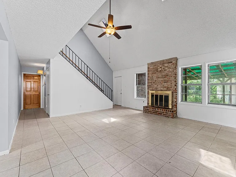 11914 Meadowtrail Ln — Photo 8