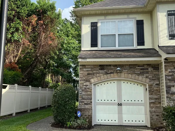 5501 Frog Pond Ln, Virginia Beach, VA 23455