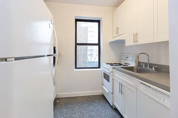Rented by Waldstar Real Estate LLC | media 14