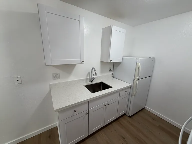Sierra Vista Apartments — Photo 3