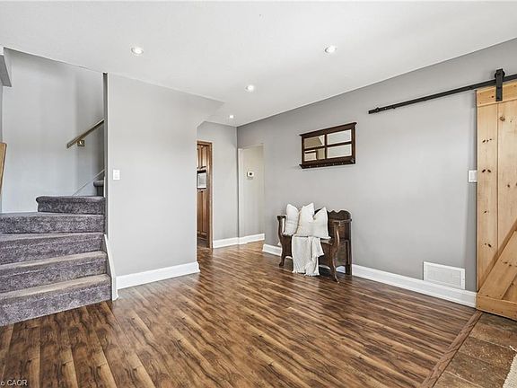 5th image of 228 Green Rd