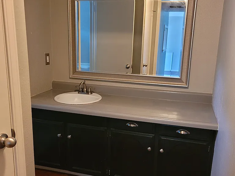 11327 N May Ave #B — Photo 7