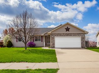 6125 Goldfinch Dr, Pleasant Hill, IA 50327