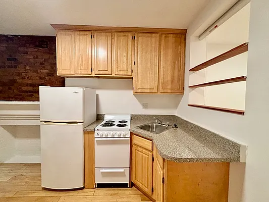 Rented by KNOCKKNOCK LLC | media 8